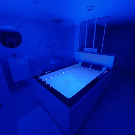 Les Delices Rooms-loveroom White Angers