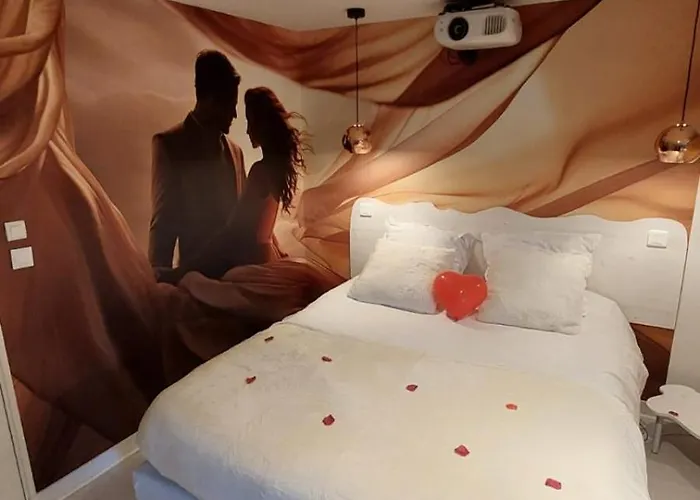 Apartament Les Delices Rooms-loveroom White